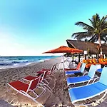 We Uniq Hotel El Carmen Adults Only