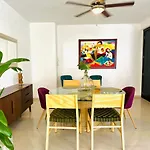 Beautiful Luxury Downtown Apartment
