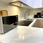 Modern 5Th Av Apt - Rooftop Pool-Distrito Corazon F5
