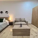 Modern Apartment/Jacuzzi/Sauna/Pool/Gym