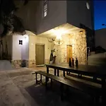 House Lounge/ Pasos De La 5Ta Av, Excelente Ubicacion