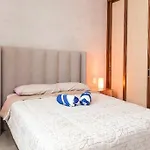 Beachside Haven Modern 2Br Condo, With Rooftop Pool