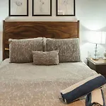 Chic 2Br In Exclusive Building