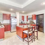 Residences El Faro, Surf 207