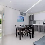 Chhavi Luxury 1 Bdrm Great Ocean View From Roof