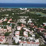 Lovely 2 Bdrm Condo In Gated Community & Pool View