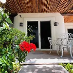 Mayan Art Hotel 10 Avenue