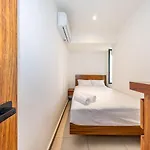 2 Bedroom Oasis With Incredible Rooftop Pool