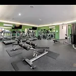 Luxury Condo 1Bd Apt Ac Pool Gym Cinema
