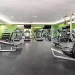 Luxury Condo 1Bd Apt Ac Pool Gym Cinema