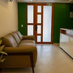 Elegant Lux Condo - Fast Wi-Fi- Near The Beach