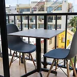 Elegant Lux Condo - Fast Wi-Fi- Near The Beach