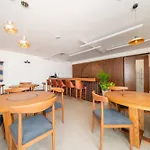 Luxury 3 Bedroom Condo With Ocean View & Pool - Marila 503