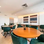 Luxury 3 Bedroom Condo With Ocean View & Pool - Marila 503