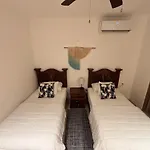 Modern 2Br Condo 1 Block From 5Th Ave Wt Pool, Gym N Fast Wifi