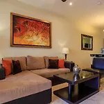 El Faro Oceanfront Apartments