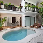 Banana Hotel Boutique By Bfh
