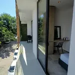 Lovely 1 Bedroom Apartment, 3 Blocks To Mamitas, Roof Pool Views, Bbq