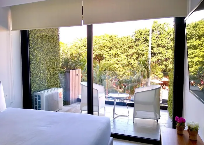 Ocean View From The Rooftop Pool Only One Block To The Beach, Studio For 2