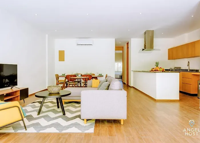 Incredible Oceanview Roof Lounge, Apartment Units 2 Blocks To Beach