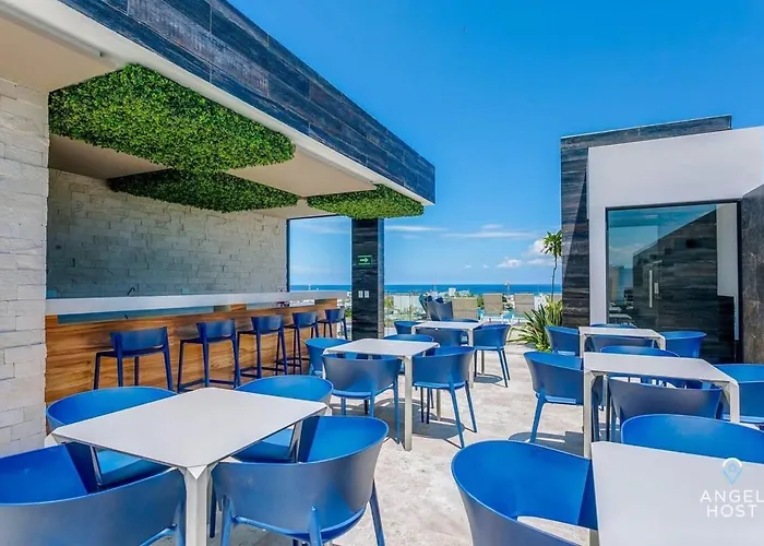 New! Adorable Midtown Studio, Pool, Wifi, Smart Tv