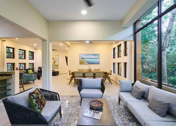 Spacious And Stylish Vacation Home For 8 With Private Pool And Large Terrace