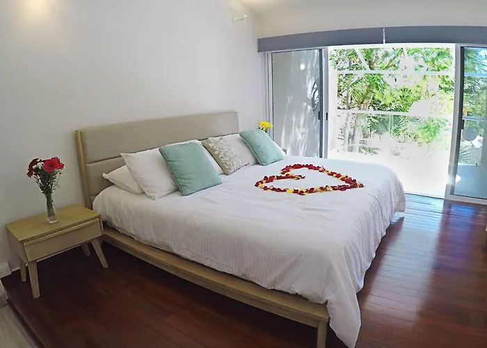 3Br Home, Steps From Spectacular Beach, Private Pool