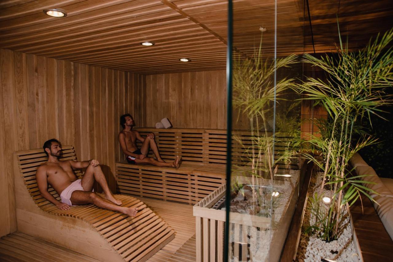 Khách sạn The Reef 28 & (adults Only) 5*