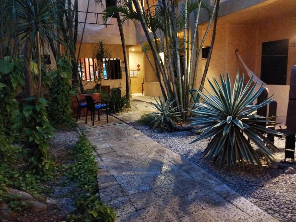 Khách sạn Barrio Latino 3*