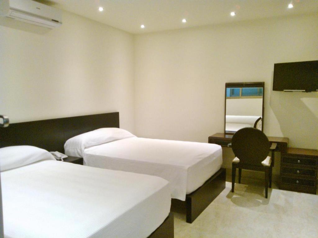 Apartment 770 *