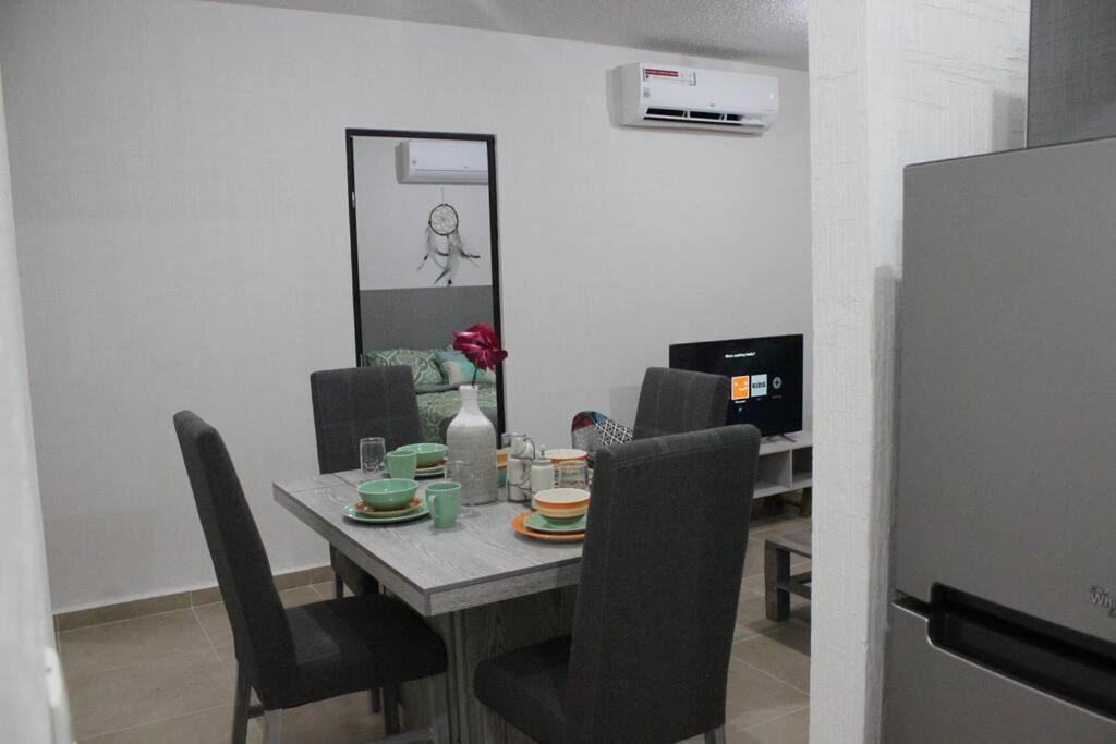 Depa De Playa C/alberca Cerca De La 5a Avenida Apartment