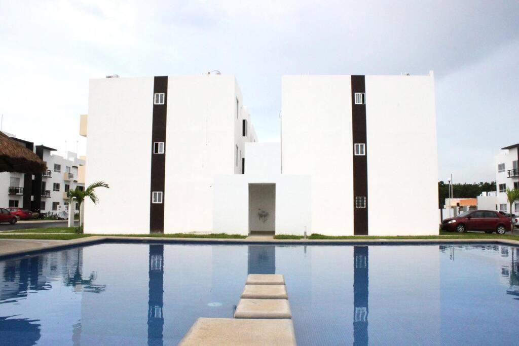 Depa De Playa C/alberca Cerca De La 5a Avenida Apartment