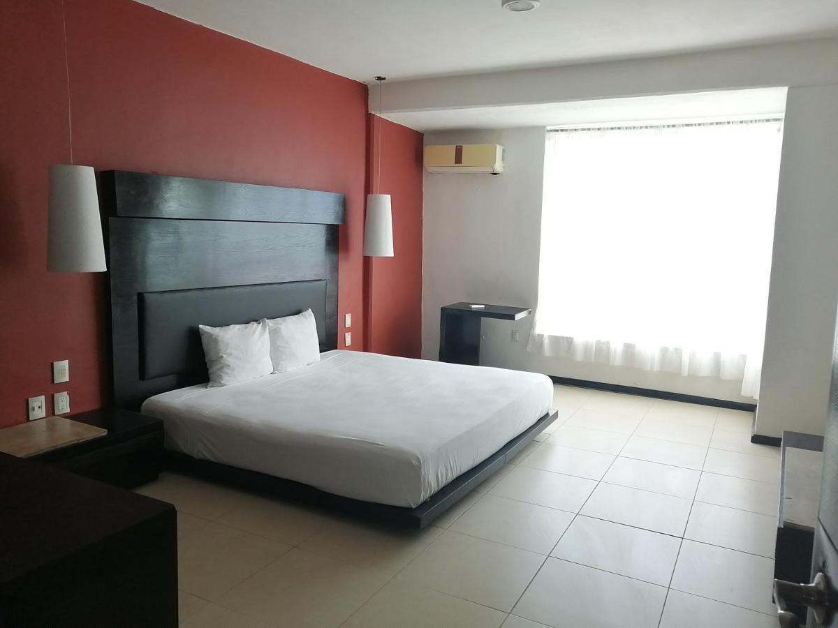 Khách sạn The Blvd Hotel - 5Th Ave 4*