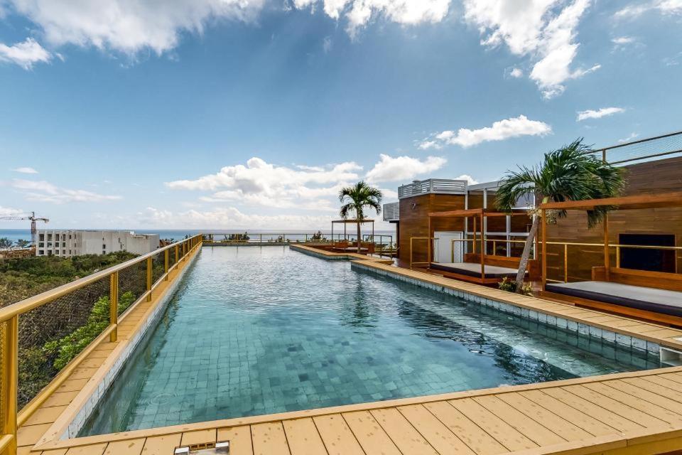 Breeze 215 At La Residencia Khách sạn