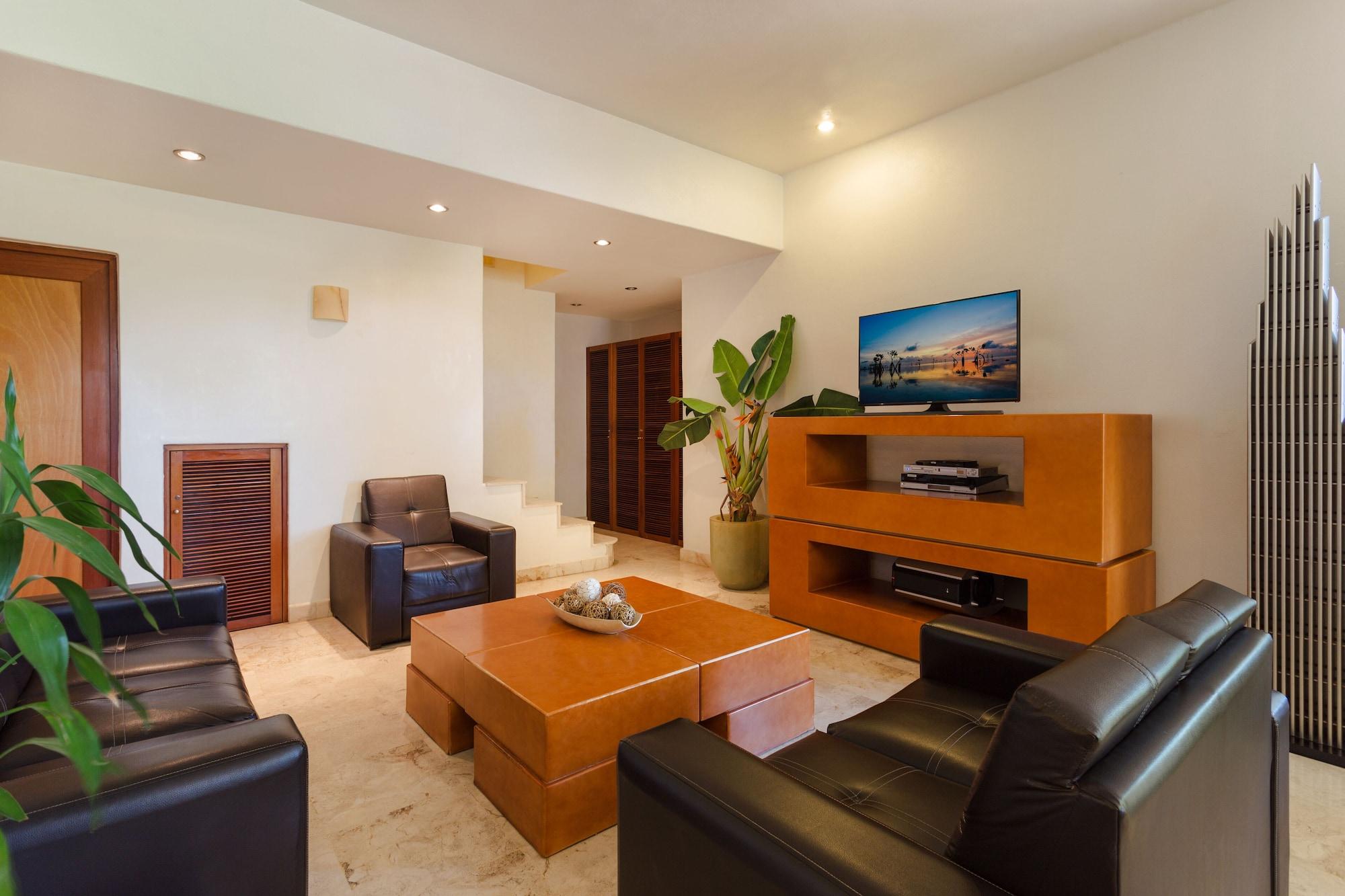 Hotel Porto Playa And Club 4*
