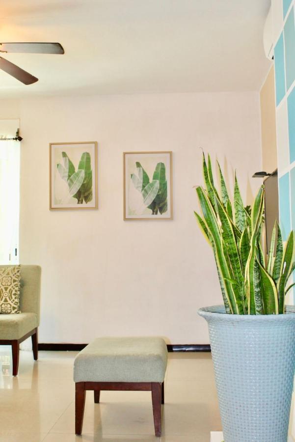 Centrally Located Apartment In Pdc *
