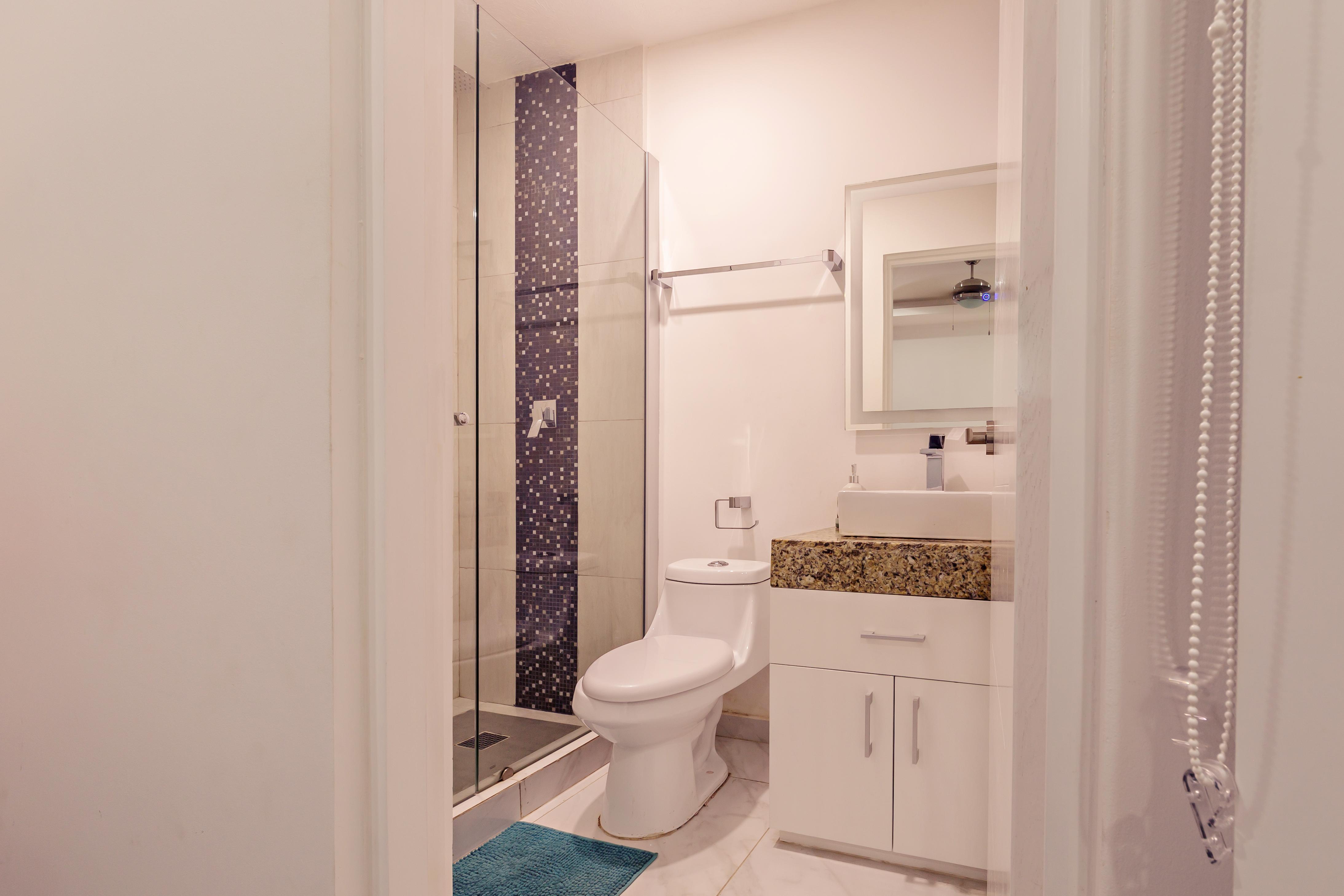 Palmarena & Residences - Long Comfort With Parking, Sauna, Gym & Pool - Steps From 5th Avenue