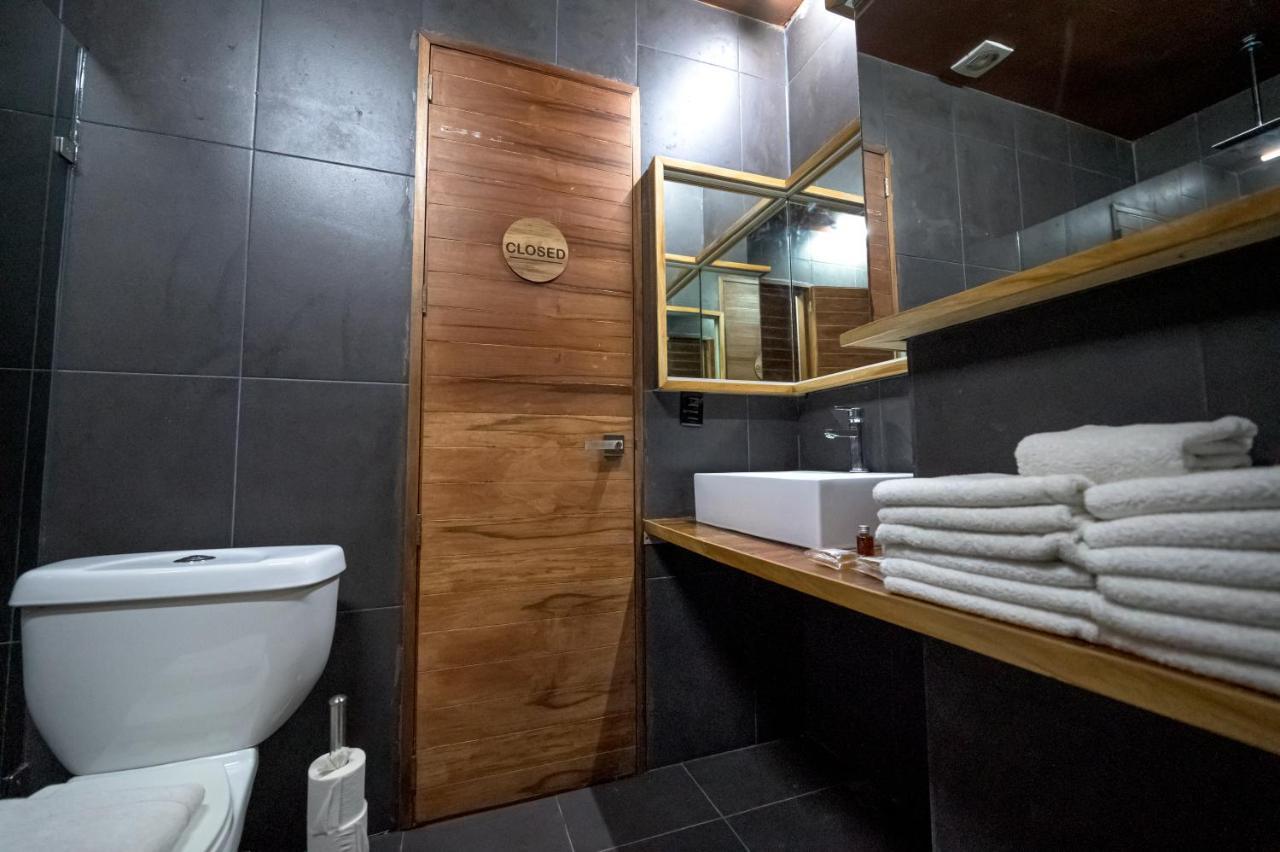 Hostel Reina Roja Hostal *