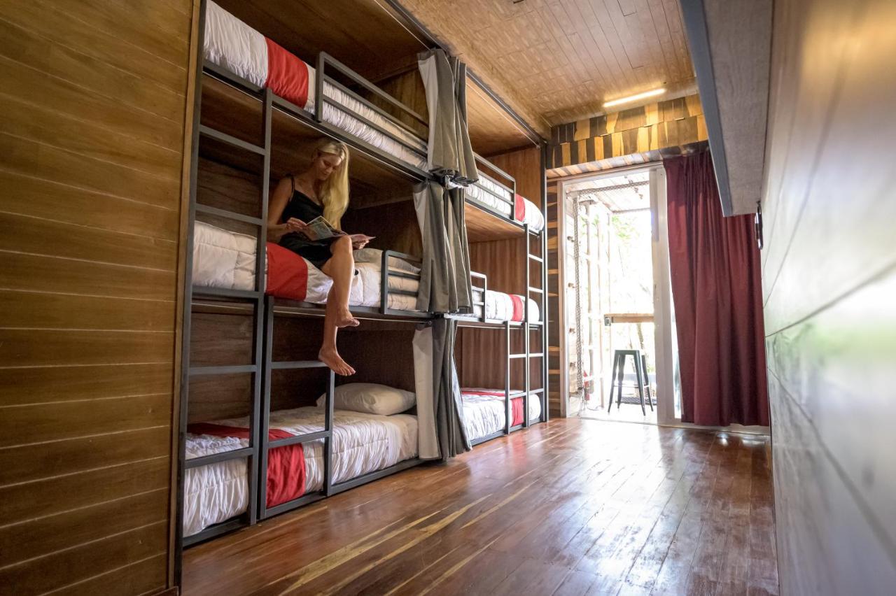 Hostel Reina Roja Hostal *