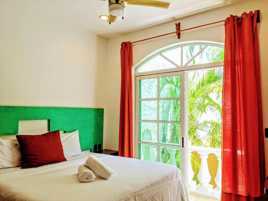 Casa de férias 18br Up To 50guest Castillos Playacar Walk To And 5th Ave 1000mbps Playa del Carmen