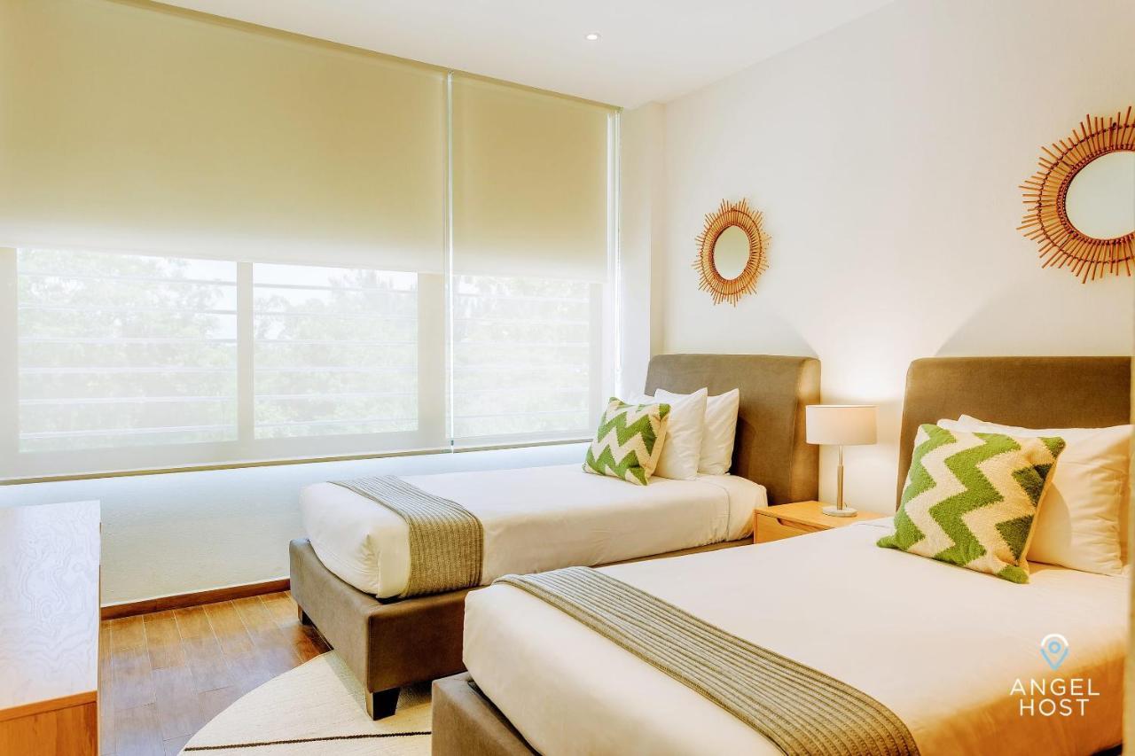 Incredible Oceanview Roof Lounge, Units 2 Blocks To Beach Apartment *