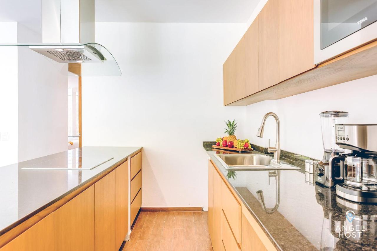 Incredible Oceanview Roof Lounge, Units 2 Blocks To Beach Apartment *