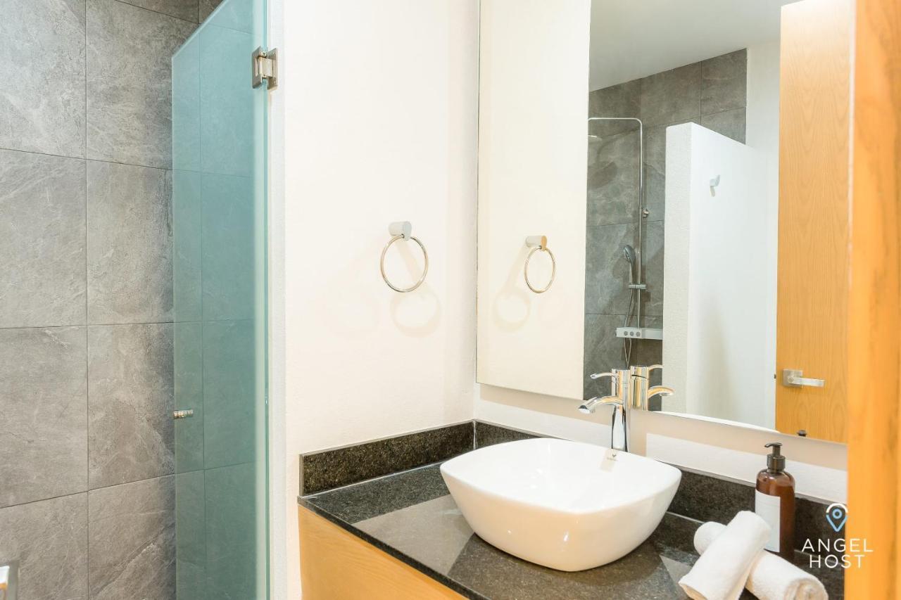 Incredible Oceanview Roof Lounge, Units 2 Blocks To Beach Apartment *