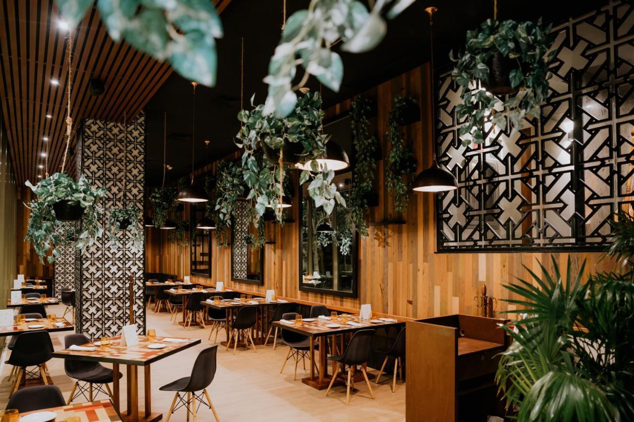 The Reef 28 & (adults Only) Khách sạn