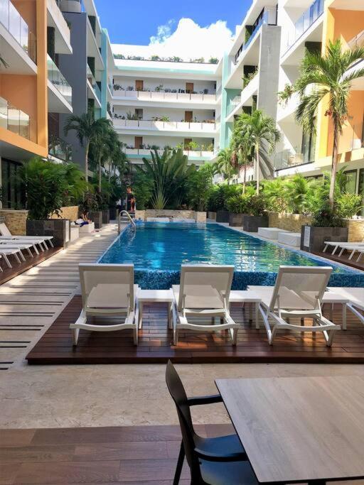 Apartment Your Exclusive In The - Amenities & Services For Free!! *