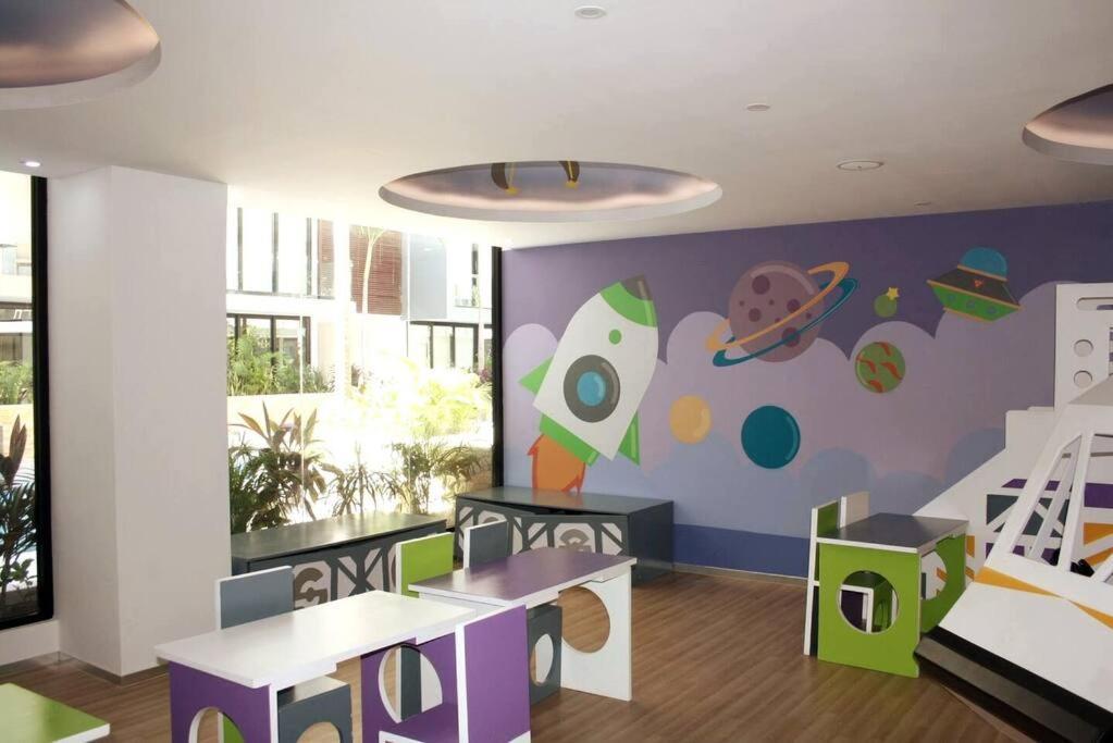Your Exclusive In The - Amenities & Services For Free!! Apartment *