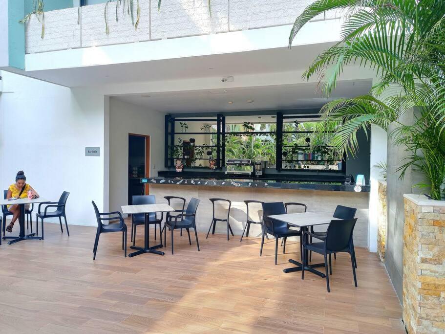 Your Exclusive In The - Amenities & Services For Free!! Apartment
