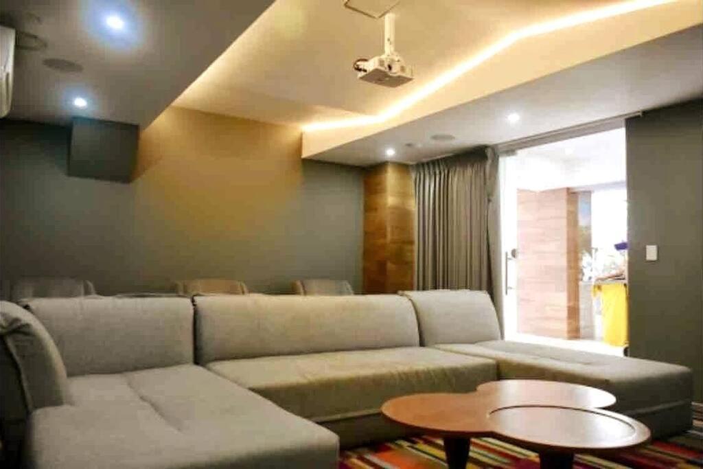 Your Exclusive In The - Amenities & Services For Free!! Apartment