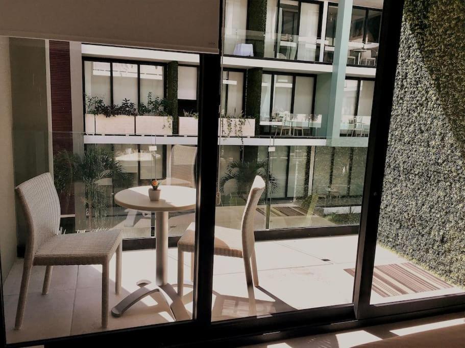 Your Exclusive In The - Amenities & Services For Free!! Apartment