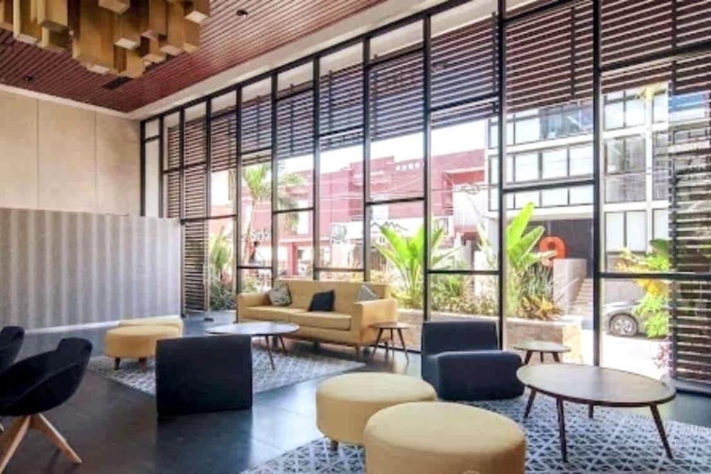 Apartment Your Exclusive In The - Amenities & Services For Free!! *